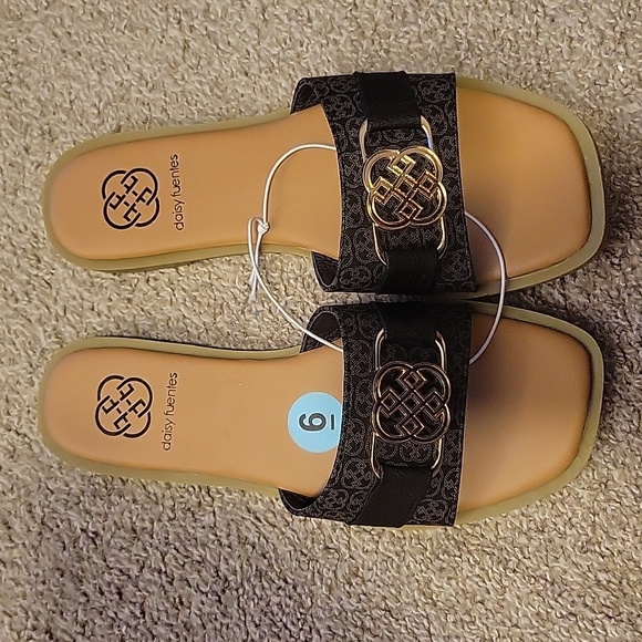 Flats - Picture 4 of 4